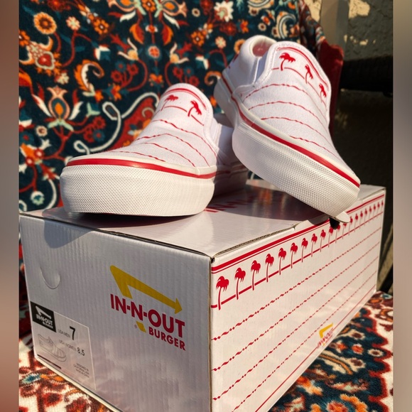 In-in-Out Burger slip on shoes. Women’s 8.5/mens 7 - Picture 4 of 6